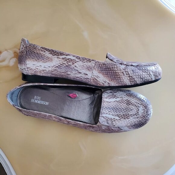 Ros Hommerson Regan Slip On Snake Print Round Toe Leather Dressy Loafers Sz 9.5 - Picture 2 of 10